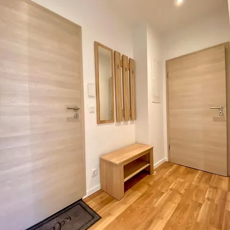 Hochwertige Ferienwohnung Mit 7Qm Balkon, Netflix, Kaffeeautomat, Rainshower Bad Zwickau Exterior photo