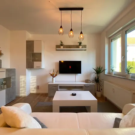 Hochwertige Ferienwohnung Mit 7Qm Balkon, Netflix, Kaffeeautomat, Rainshower Bad Zwickau Exterior photo
