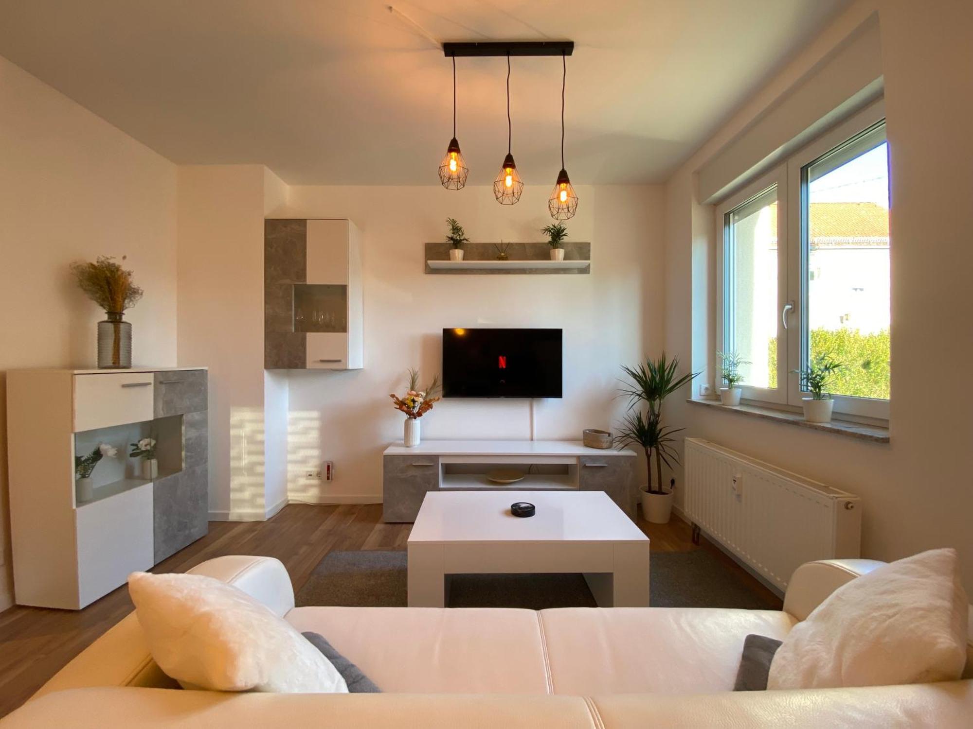 Hochwertige Mit 7qm Balkon, Netflix, Kaffeeautomat, Rainshower Bad Zwickau