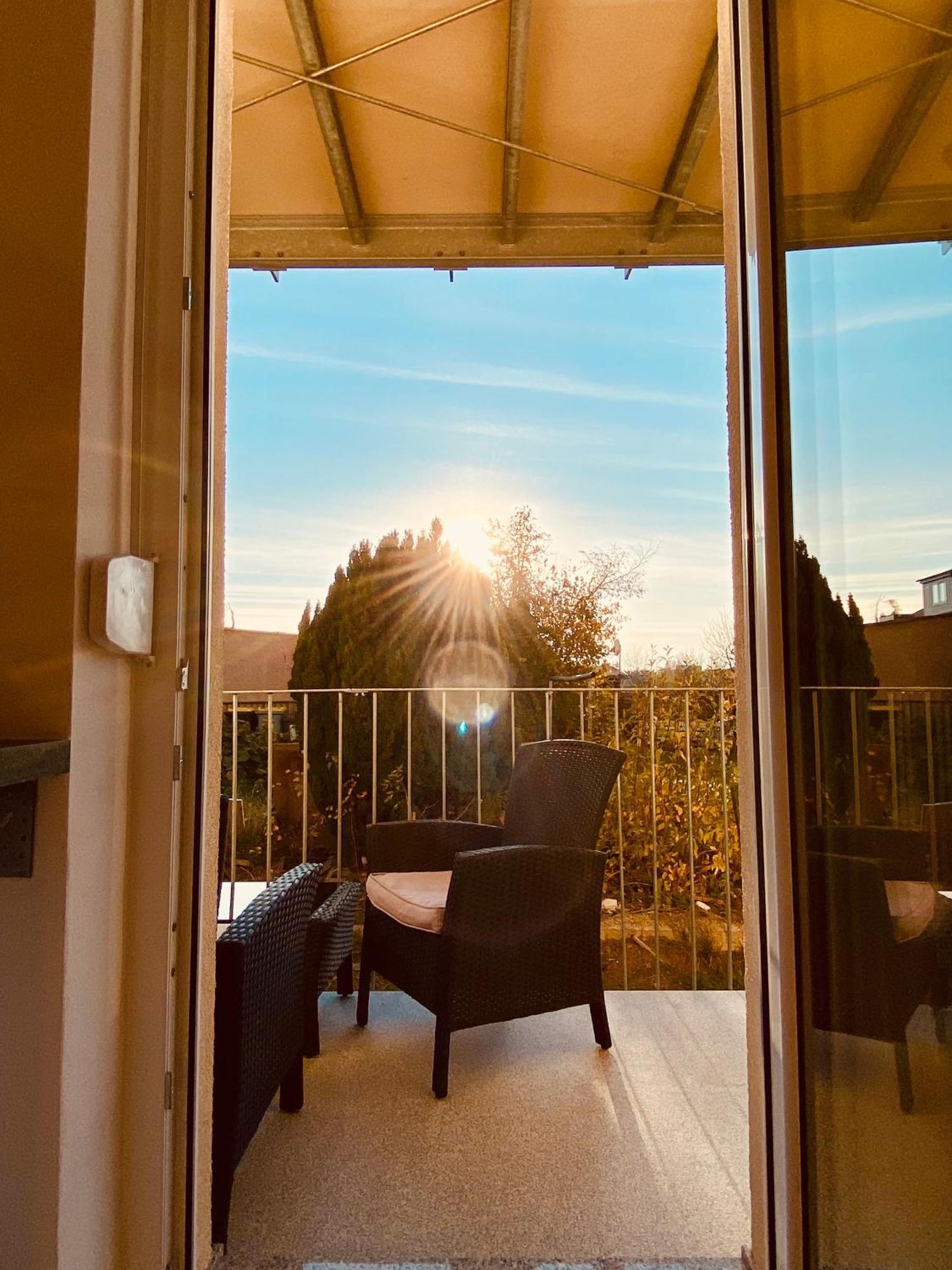 Hochwertige Mit 7qm Balkon, Netflix, Kaffeeautomat, Rainshower Bad